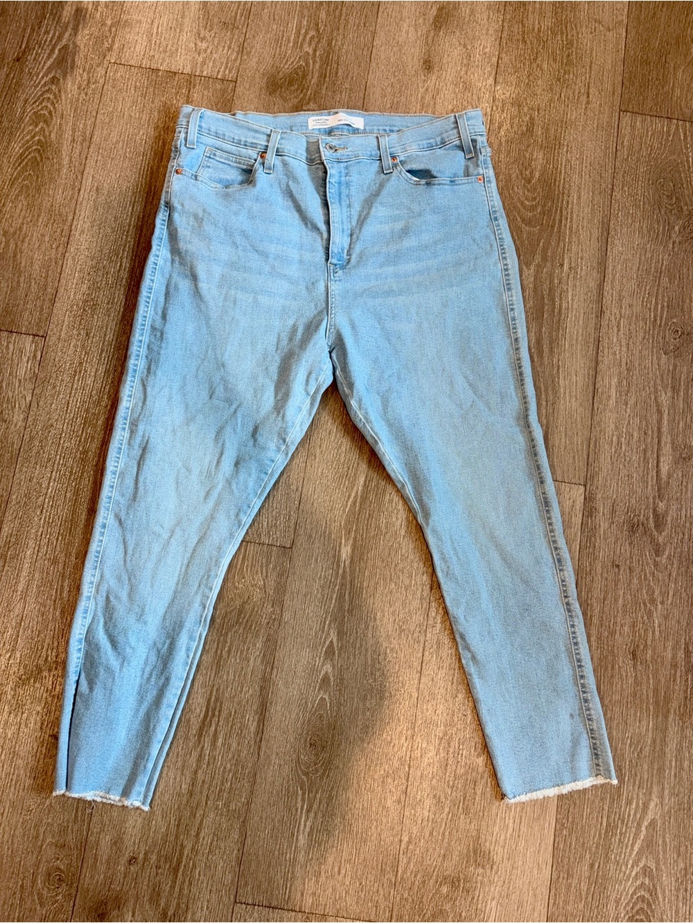 Signature by Levi Strauss Light Blue Ankle Crop Jeans